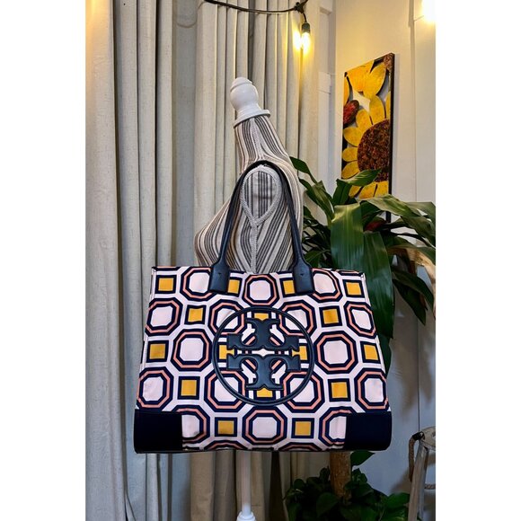 ♦️AUTHENTIC TORY BURCH OCTOGAN NYLON ELLA TOTE/HANDBAG - Picture 11 of 13
